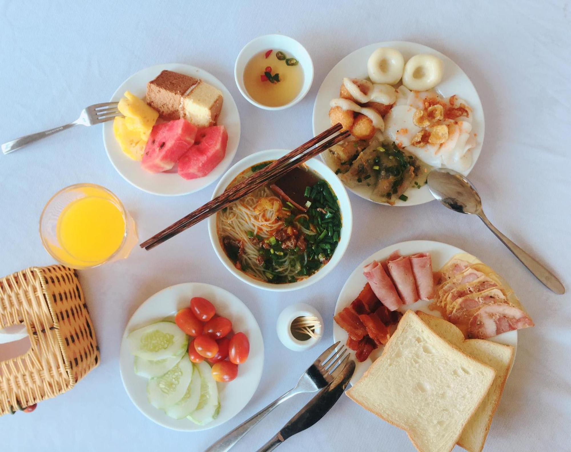 Amanda Hotel Ðồng Hới Buitenkant foto