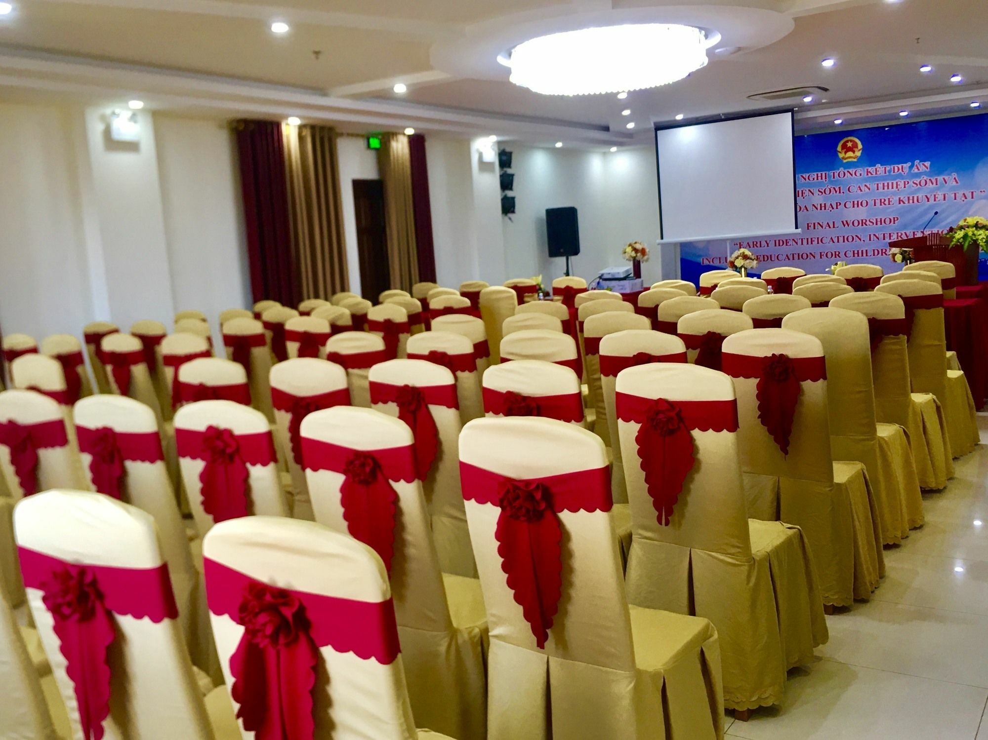 Amanda Hotel Ðồng Hới Buitenkant foto